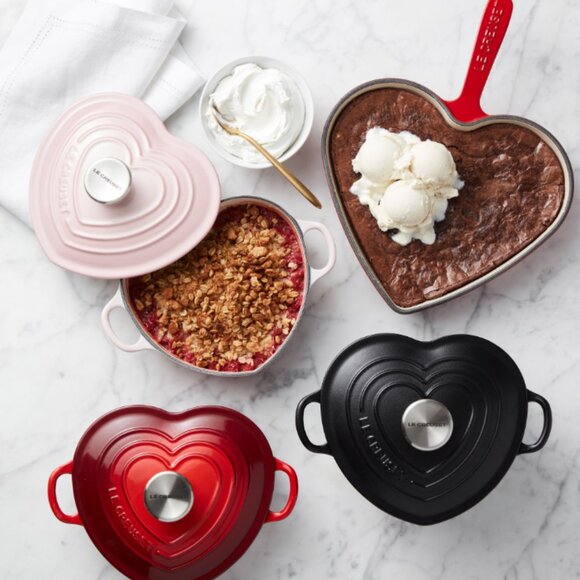 NEW! Le Creuset Enameled Cast Iron Heart Skillet Pan - Picture 8 of 11
